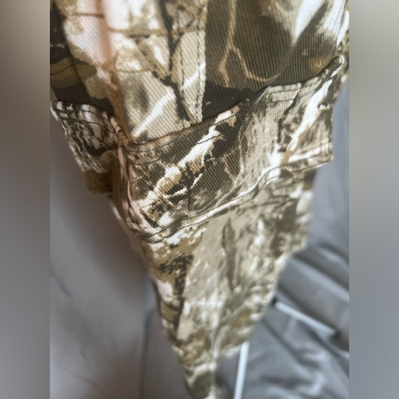 NWOT Camo pants - Picture 2 of 6